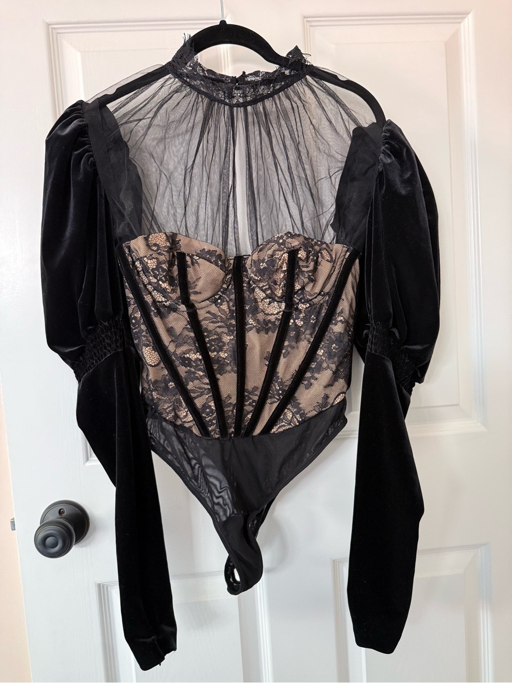HOUSE OF CB 'Athenea' Black Lace Bodysuit romantic Velvet Puff Sleeve Corset M - Picture 5 of 13